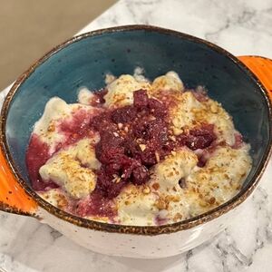 Ленивые вареники с вишневым конфитюром