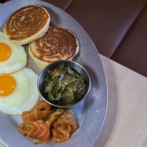 Панкейки с лососем