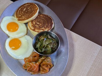 Панкейки с лососем