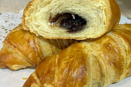 Круассан с шоколадом