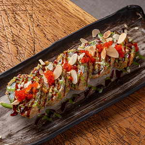 Темпура ролл с креветкой и пастой васаби