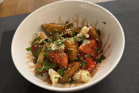 Салат с хрустящим баклажаном