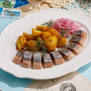 Селедочка с запеченным картофелем