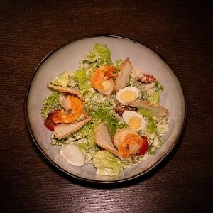 Техасский цезарь с креветками 