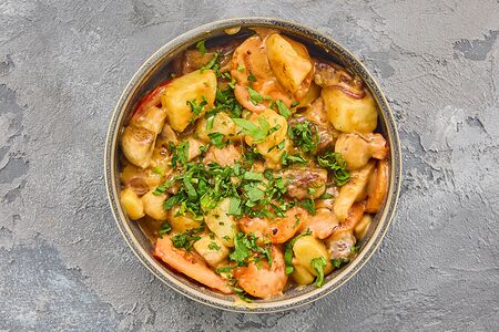 Жаркое из говядины в томатном соусе