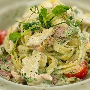 Паста с куриным филе по-тоскански