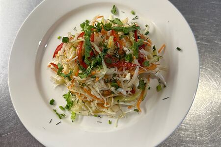 Салат с капустой 