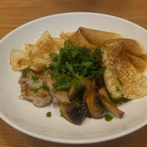 Блины с курицей и грибами