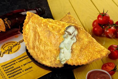 Чебурек с курицей и сыром XL