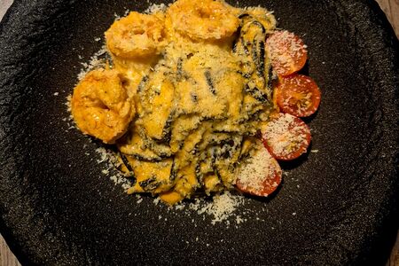 Спагетти Black с лангустинами