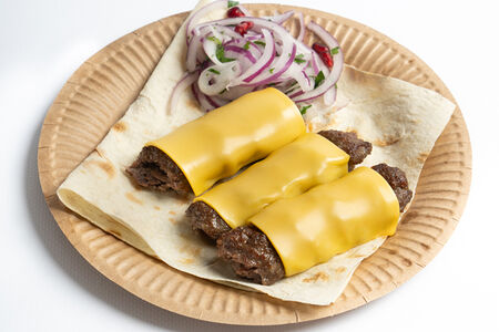 Люля-кебаб из телятины с сыром