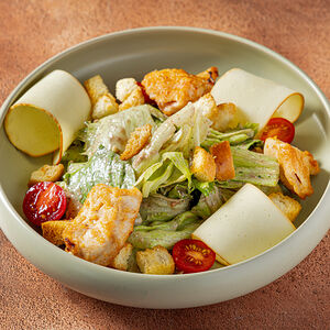 Цезарь с курицей на мангале