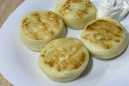 Сырники со сметаной