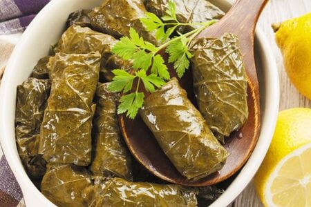 Долма из виноградных листьев