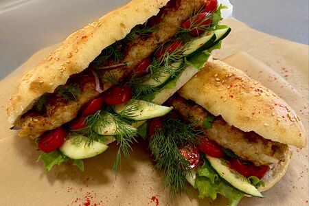 Люля с говядиной в пите 