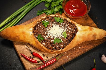 Хачапури по-аджарски с мясом