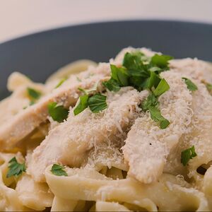 Феттучини Альфредо (Fettuccine Alfredo)