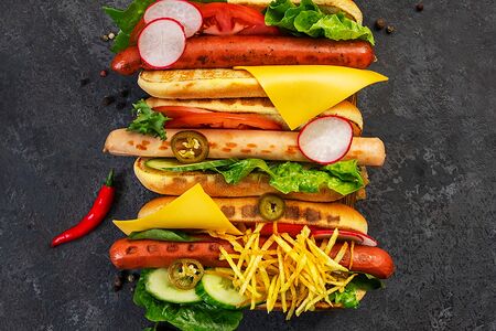 Хот-дог датский с сосиской финский гриль