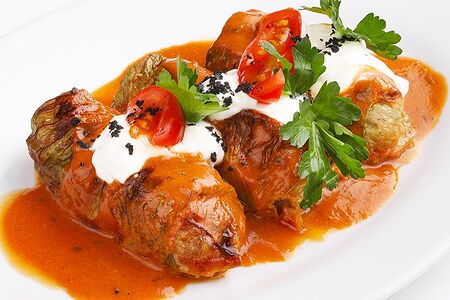 Ланч № 5. Голубцы домашние с томатным соусом