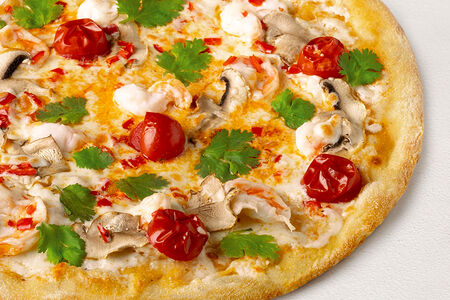 Том ям с креветками на тонком тесте 25 см