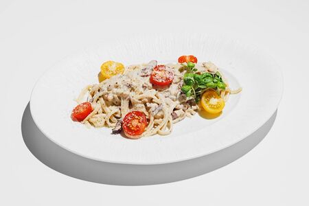 Паста Лингвини с куриным филе и оливками каламата