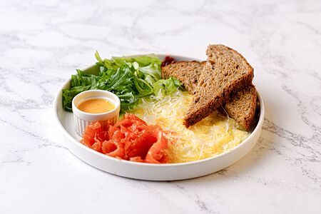 Скрембл с лососем