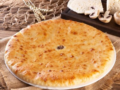 Осетинский пирог с мясом и сыром 