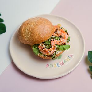 Австрийский завтрак с креветками и гуакамоле 