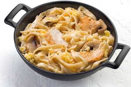 Фетучини с курицей 