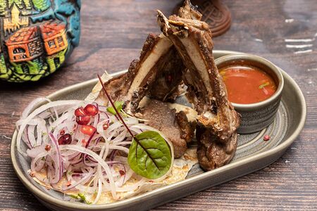 Каре ягненка на гриле