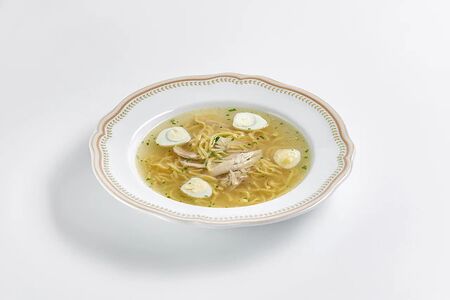 Куриный бульон с лапшой