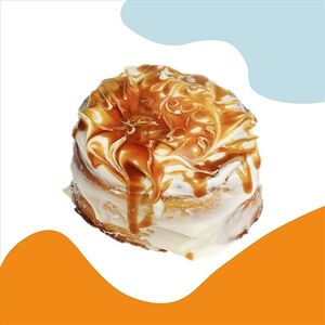 Булочка с корицей, кремом и карамелью
