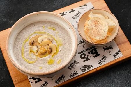 Крем Суп из Шампиньонов с трюфельным маслом