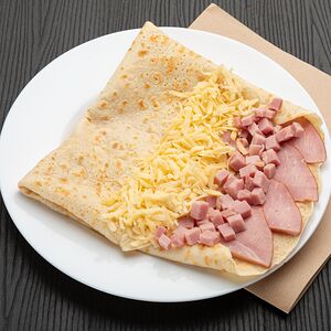 Блин с ветчиной и сыром