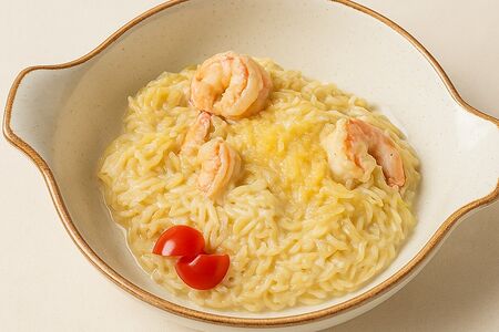 Паста орзо с тигровыми креветками в сливочном соусе