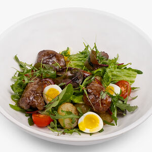 Салат с куриной печенью