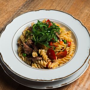 Pasta con Straccetti di Manzo