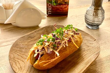 Хот-дог Коул-слоу с куриной сосиской 