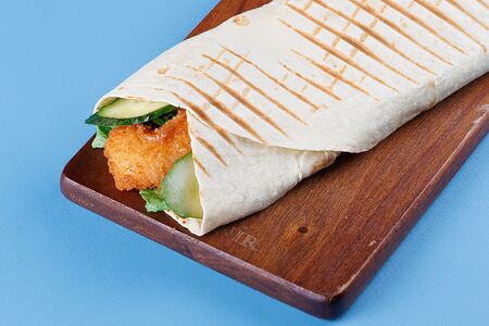 Ролл с креветками