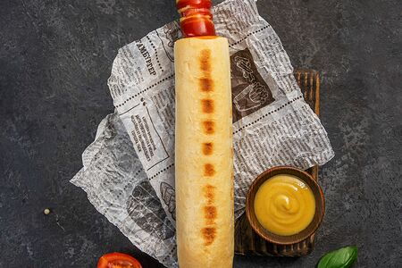 Хот-дог французский с сосиской финский гриль