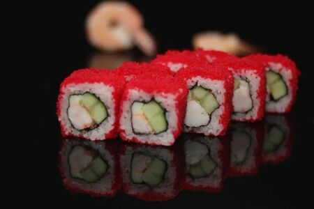 Ролл с креветками