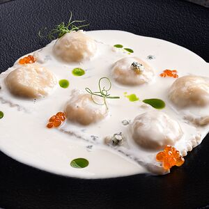 Равиоли с лососем и соусом из горгонзолы