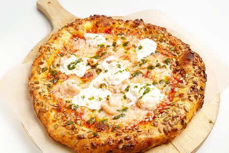 Пицца с креветкой, страчателлой и фисташковым песто