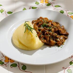 Печень по-венециански с пюре