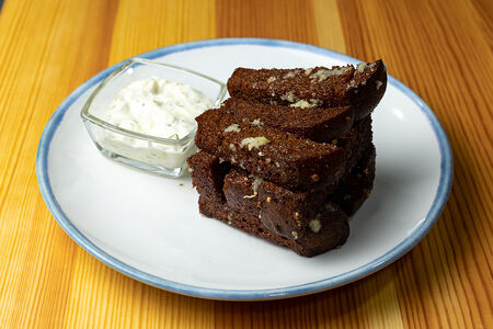 Гренки чесночные