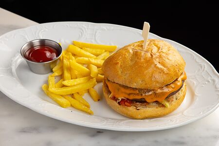 Фирменный бургер от шефа