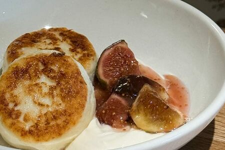 Сырники с компоте из инжира