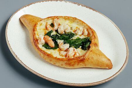 Лодочка с креветкой и шпинатом