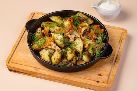 Жаренный картофель с лисичками