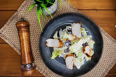 Салат с куриной грудкой